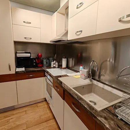 Chan Krum With Sauna & Jacuzzi In Center Varna